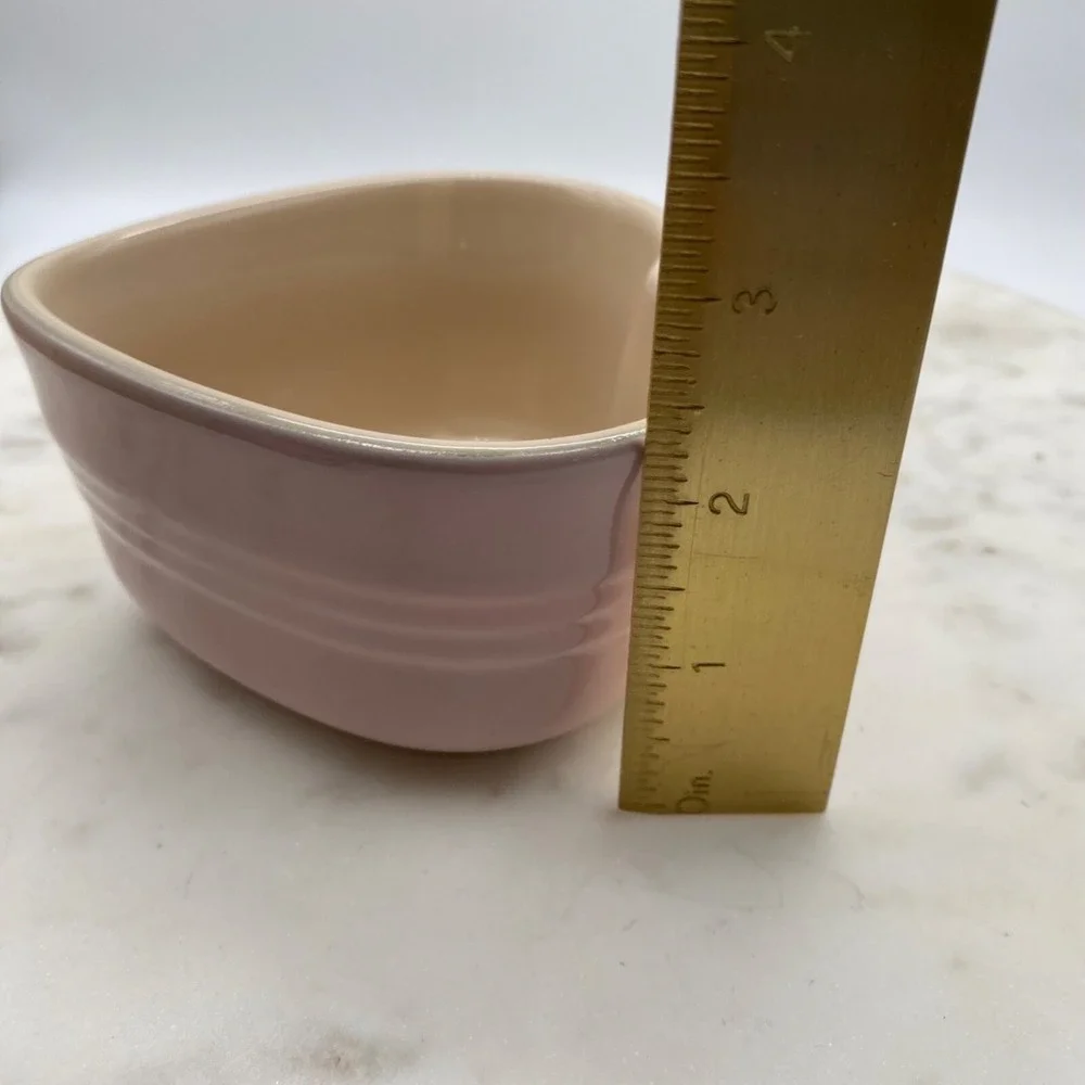 Le Creuset Pink Heart Ramekin Stoneware Individual Serving‎ Casserole or Dessert